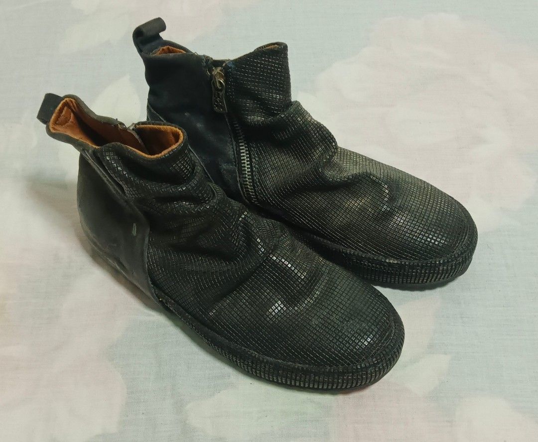 Authentic A.S.98 Italian Leather Boots (Size 37) (Category: Boots) located in Calamba. Submitted by gs_gsk_akkv.26 (Listing ID 1468690027, Image 1). Description: Authentic A.S.98 (Airstep) Leather Ankle Boots Size: 37 EUR Condition: Preloved with a solid vintage/distressed aesthetic. Meticulously selected. Textured leather, heavy-duty branded zippers, and clean soles. Authenticity: 100% Legit. Features the signature brand coordinates stamped insi