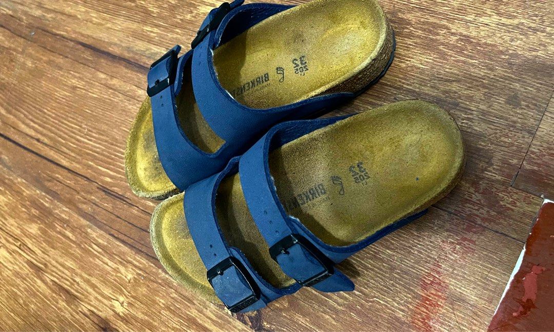Authentic birkenstock (Category: Babies & Kids Fashion) located in Baliuag. Submitted by sirc_28 (Listing ID 1468570427, Image 3). Description: Arizona kids narrow.