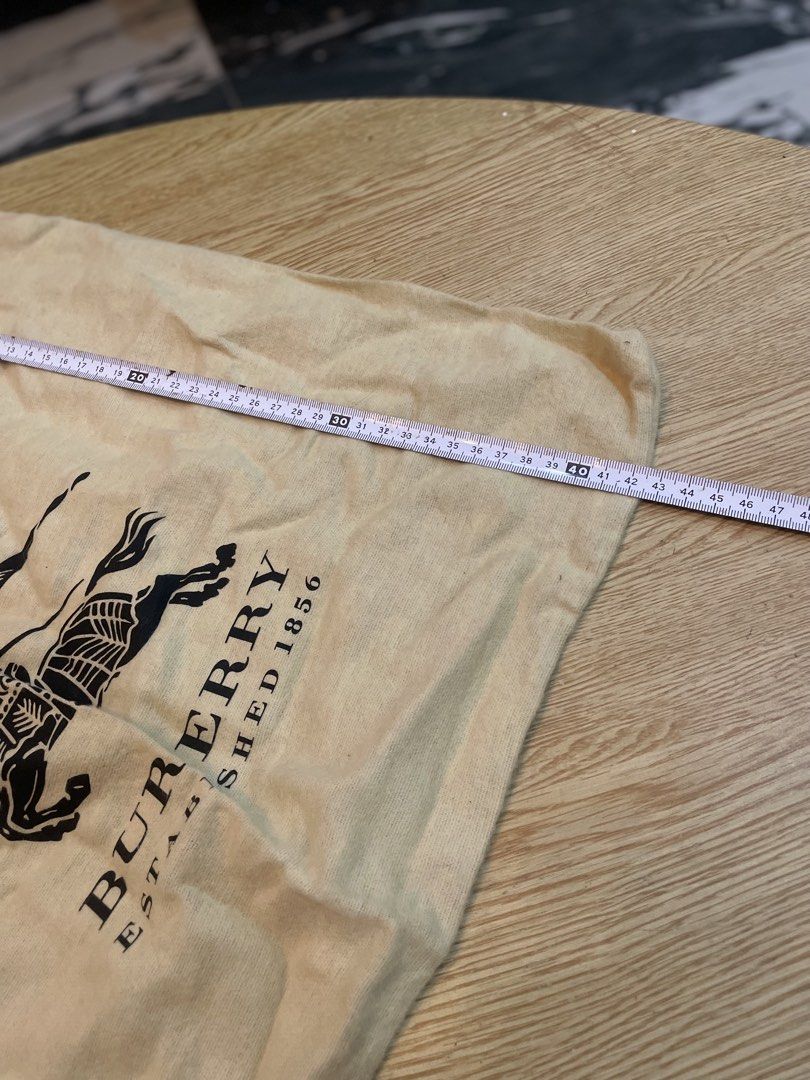 Authentic burberry dustbag (Category: Luxury Apparel) located in Cavite. Submitted by ohmie23 (Listing ID 1468686739, Image 2). Description: Authentic burberry dustbag.