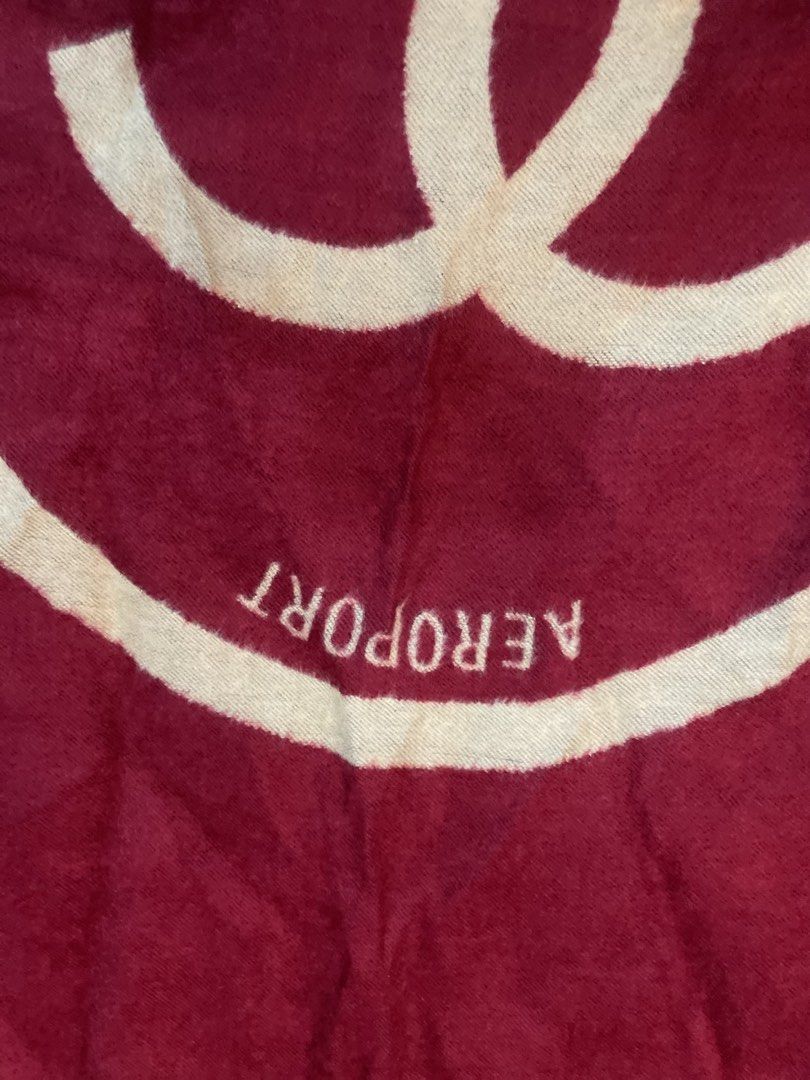 Authentic chanel aeroport (Category: Luxury Apparel) located in Cavite. Submitted by ohmie23 (Listing ID 1468685386, Image 2). Description: Authentic chanel aeroport Size 190 x 64 cm.