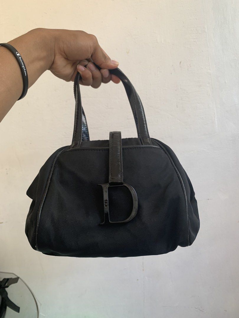Authentic christian dior diorissimo double saddle Bowler (Category: Luxury Bags & Wallets) located in Davao. Submitted by murry0407 (Listing ID 1468627135, Image 2). Description: Issue see last pic Color rate 9.8/10.