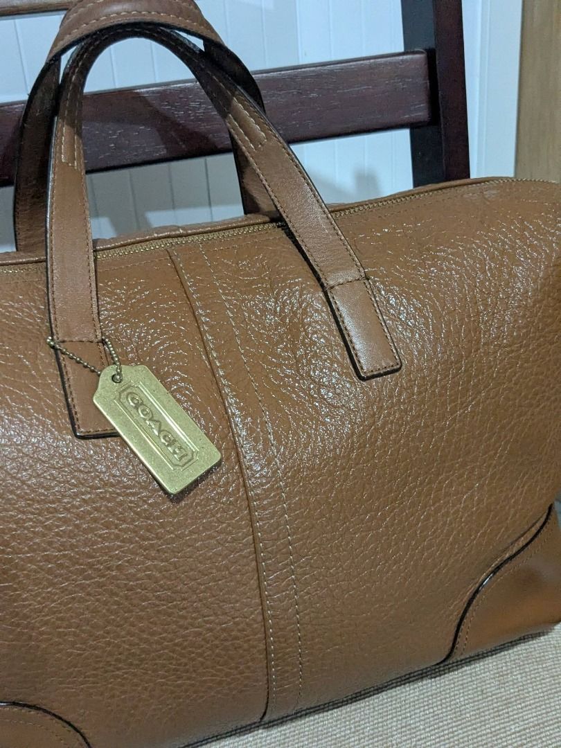 Authentic Coach Traveling bag (Category: Luxury Bags & Wallets) located in Tuguegarao City. Submitted by globeeneace (Listing ID 1468502921, Image 2). Description: Coach Traveling bag 💯 Original Very good condition Minimal/normal signs of usage (pang 4-5days vacation 🫰🏻) .