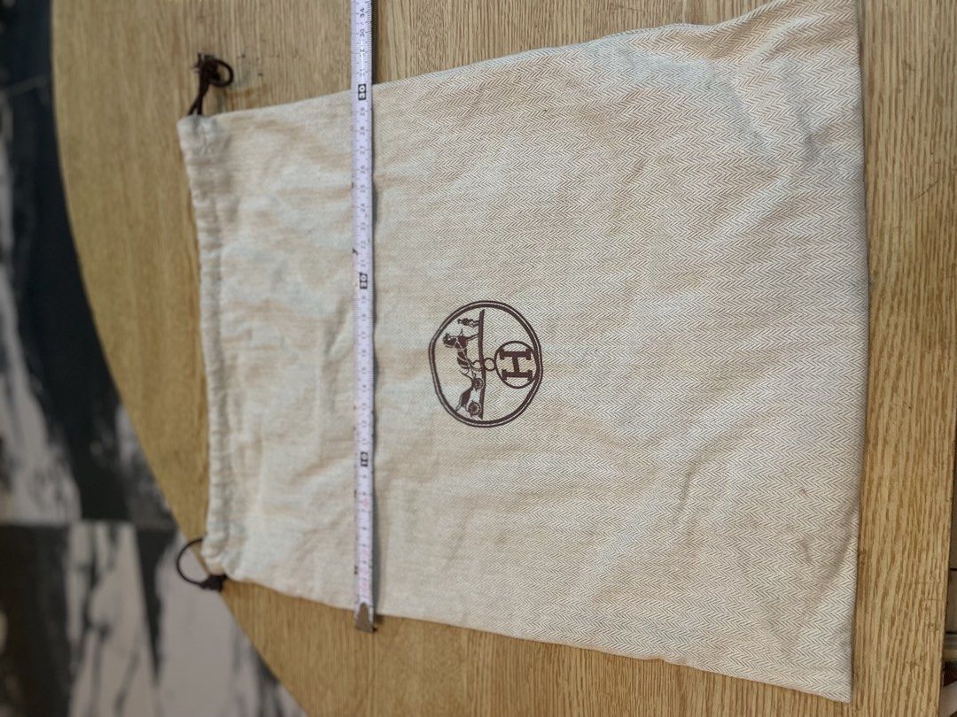 Authentic hermes dustbag (Category: Luxury Apparel) located in Cavite. Submitted by ohmie23 (Listing ID 1468686317, Image 2). Description: Authentic hermes dustbag.