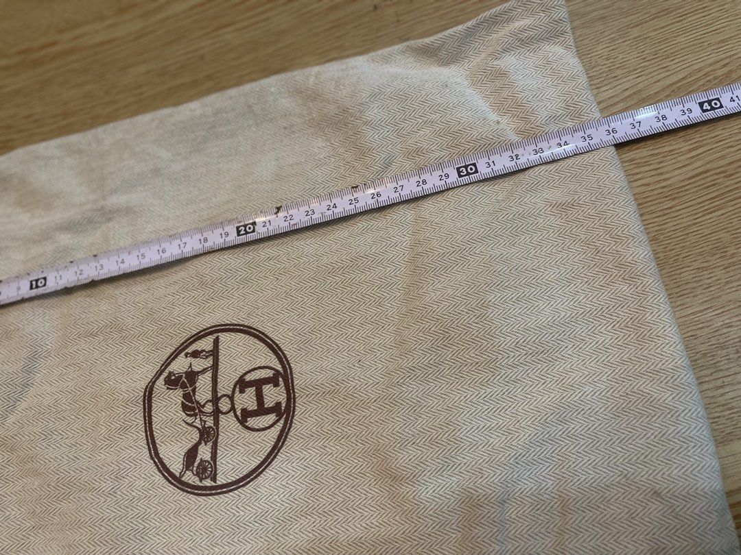 Authentic hermes dustbag (Category: Luxury Apparel) located in Cavite. Submitted by ohmie23 (Listing ID 1468686317, Image 1). Description: Authentic hermes dustbag.