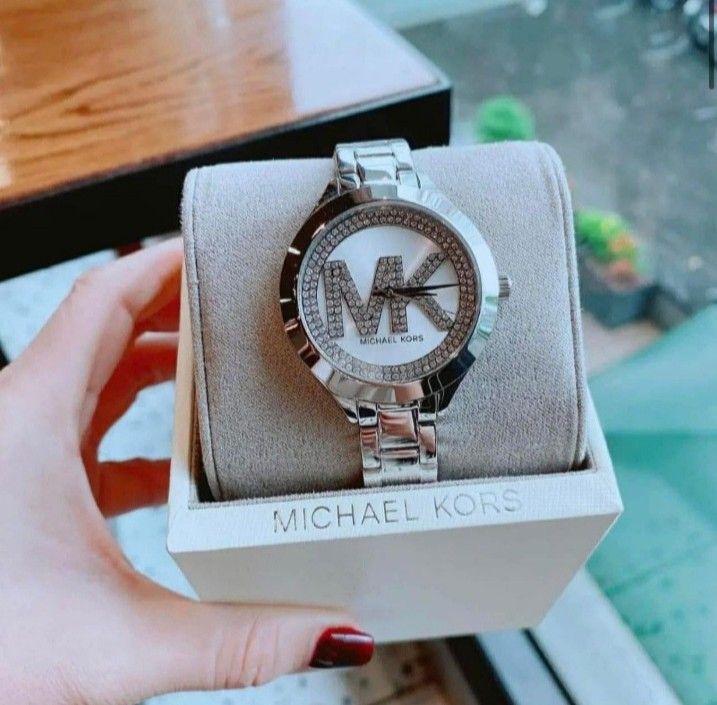 💯Authentic MK Watch for Women 🇺🇲🇺🇸 (Category: Women's Watches) located in Manila. Submitted by miunicahija06 (Listing ID 1468608754, Image 3). Description: Buy with confidence!!!🌞 🇺🇸💯authentic from US 🇺🇸 ✔️complete inclusions ✔️with warranty ✔️pawnable watch ✔️can bring to any watch center for authenticity check ⌚Money back if proven fake⌚ 🌤️RESELLERS ARE WELCOME🙋 DISCLAIMER: miunicahija06 is not affiliated with any of the brands pos