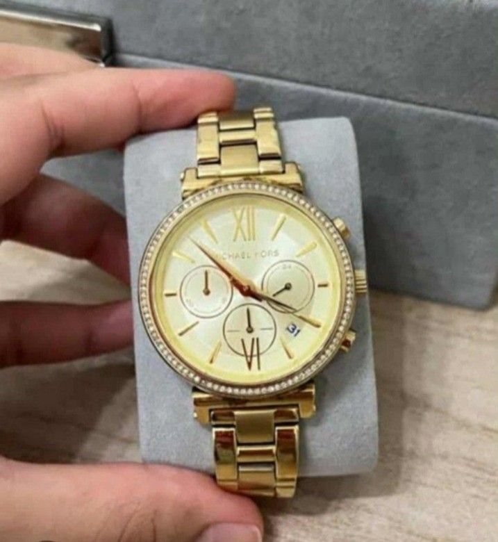 💯Authentic MK Watch for Women 🇺🇲🇺🇸 (Category: Men's Watches) located in Manila. Submitted by miunicahija06 (Listing ID 1468609184, Image 3). Description: Buy with confidence!!!🌞 🇺🇸💯authentic from US 🇺🇸 ✔️complete inclusions ✔️with warranty ✔️pawnable watch ✔️can bring to any watch center for authenticity check ⌚Money back if proven fake⌚ 🌤️RESELLERS ARE WELCOME🙋 DISCLAIMER: miunicahija06 is not affiliated with any of the brands poste