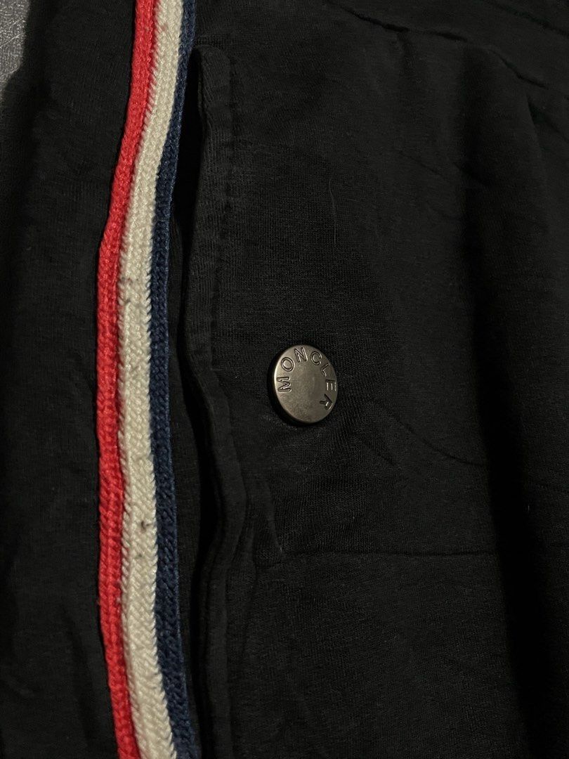 Authentic Moncler Track Sweatshorts (Category: Luxury Apparel) located in Manila. Submitted by claii_collection (Listing ID 1468531444, Image 2). Description: Authentic Moncler Track Sweatshorts - 38x22 - Excellent Condition (Moncler Buttons and Code) - Complete tags and washtags .