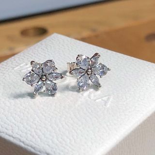 (Category: ) located in . Submitted by daintyjewels (Listing ID 1468533418, Image 1). Description: .