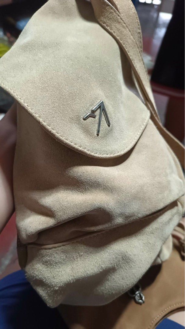 Authentic Preloved Manu Atelier Bag (Category: Shoulder Bags) located in Iloilo. Submitted by preciousgems_collection (Listing ID 1468513887, Image 3). Description: Preloved.