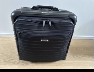 (Category: ) located in . Submitted by mhl.online.yardsale (Listing ID 1468556207, Image 1). Description: .