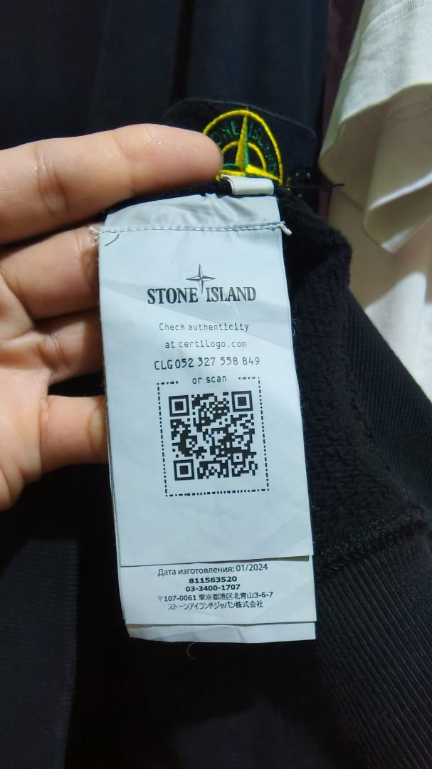 Authentic Stone Island Hoodie (Category: Luxury Apparel) located in Caloocan City. Submitted by thrift_g2 (Listing ID 1468678744, Image 2). Description: Authentic Stone Island dimes: 24 x 29 Color Rate 9.5/10 No issue .
