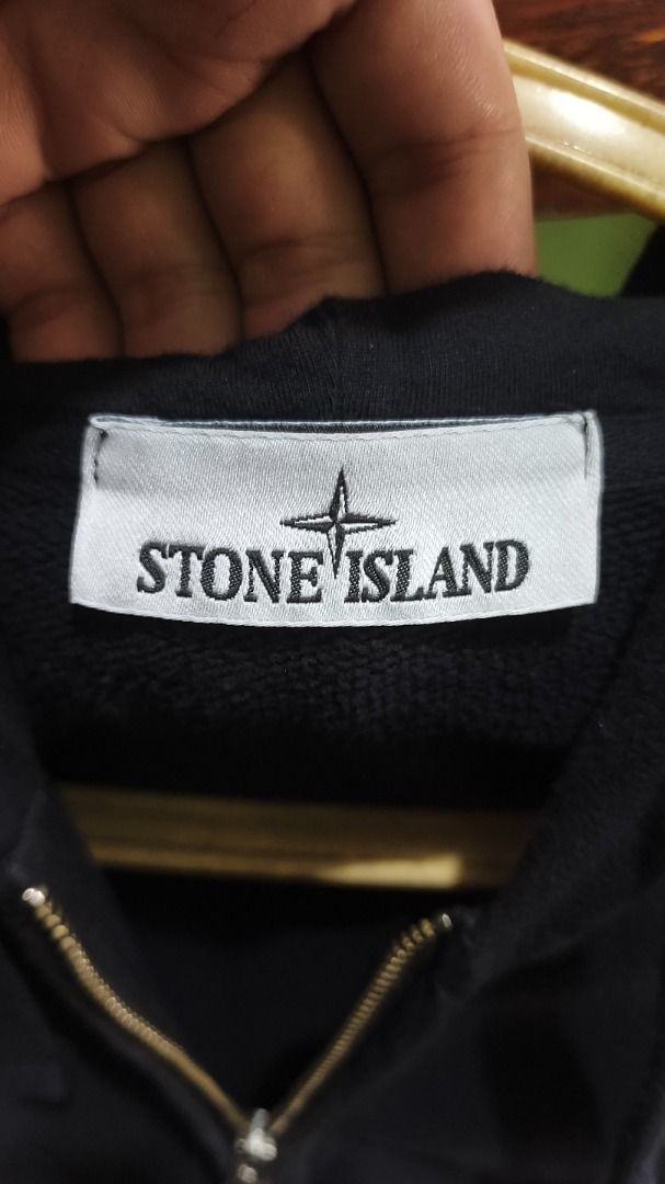 Authentic Stone Island Hoodie (Category: Luxury Apparel) located in Caloocan City. Submitted by thrift_g2 (Listing ID 1468678744, Image 3). Description: Authentic Stone Island dimes: 24 x 29 Color Rate 9.5/10 No issue .