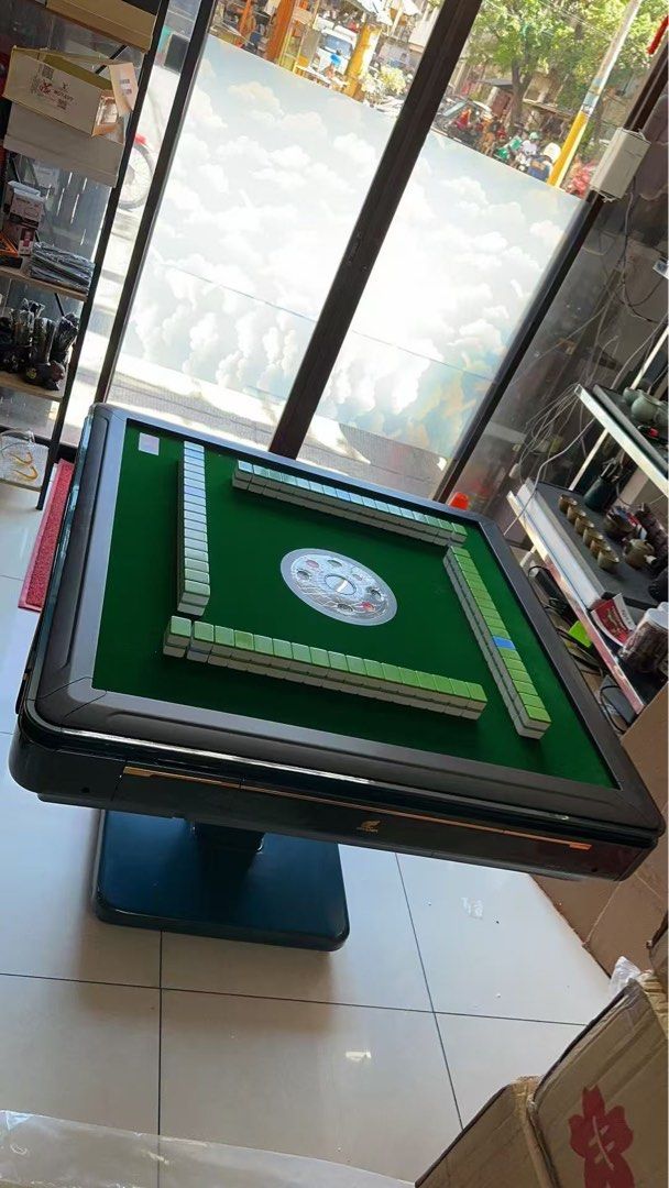 Automatic mahjong (Category: Other Home Appliances) located in Manila. Submitted by ivyfv04 (Listing ID 1468534170, Image 2). Description: Automatic mahjong 144,2 sets 42 mm laki ng tiles.