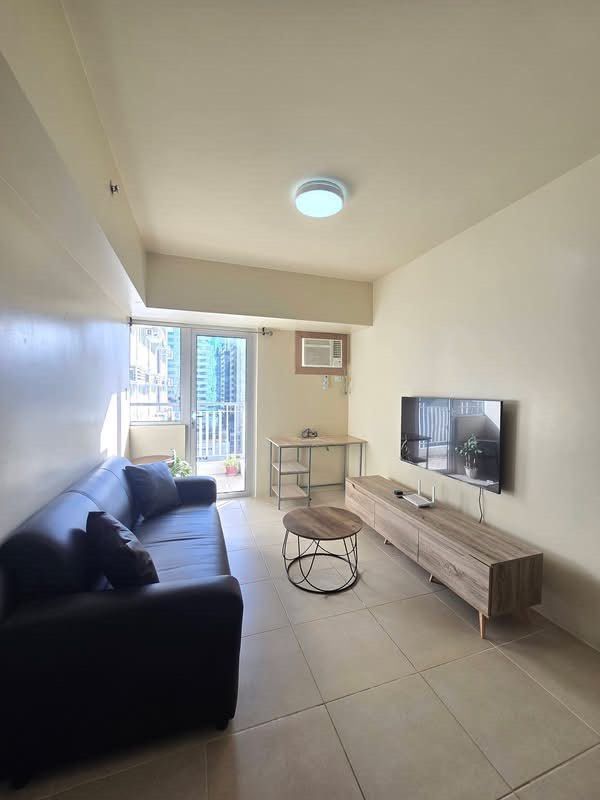 Avida Turf 1 bedroom with balcony (Category: Apartments & Condos) located in Manila. Submitted by jadeguim136 (Listing ID 1468709751, Image 2). Description: 1 bedroom Full furnished 22nd floor Amenities view .