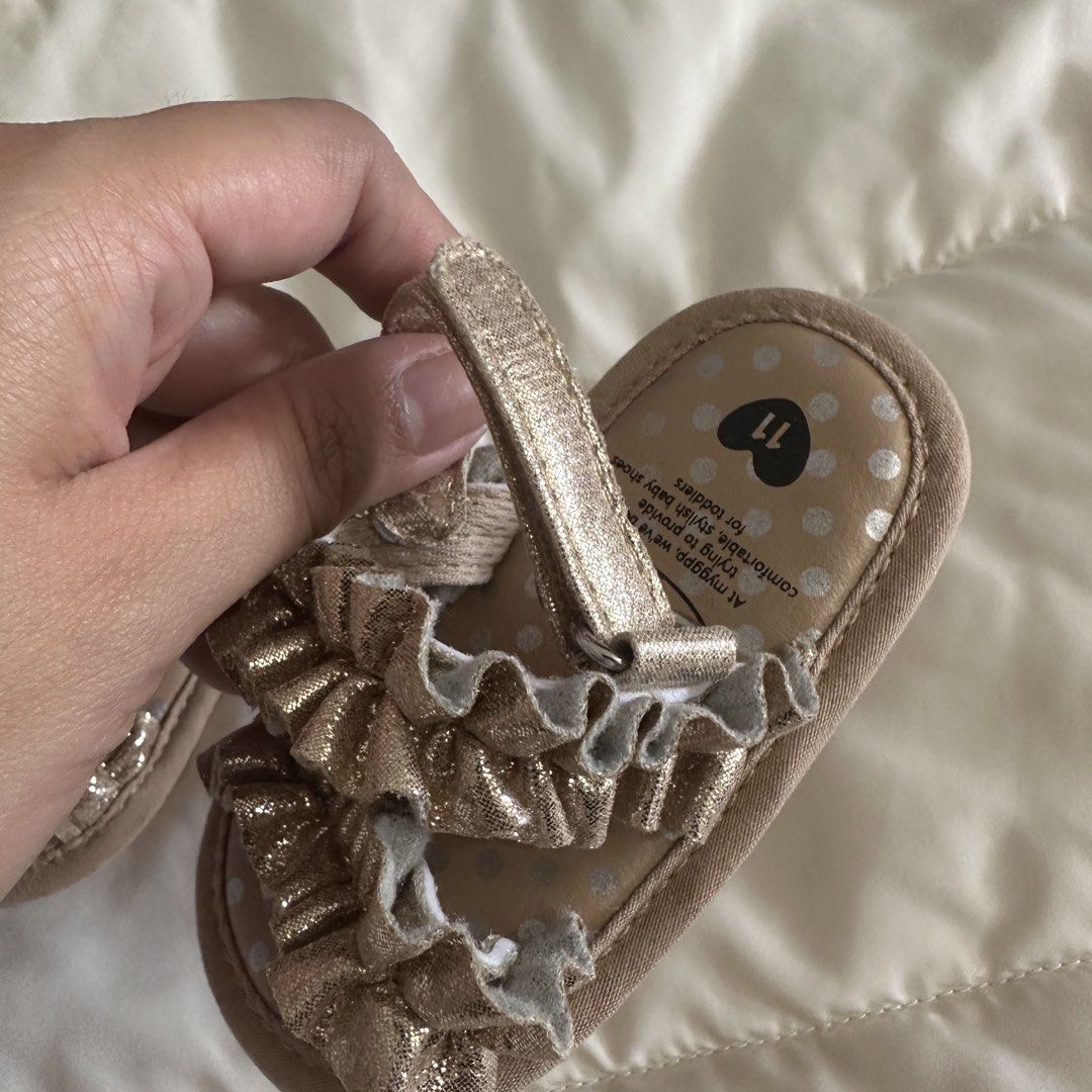 Baby Gold Ruffle Sandals Size 11 (Category: Babies & Kids Fashion) located in Kawit. Submitted by wevibevintage (Listing ID 1468523967, Image 3). Description: .