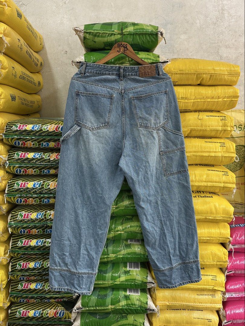 Baggy Double Knee Carpenter Pants (Category: Jeans) located in Baliuag. Submitted by thrift.king.ph (Listing ID 1468525311, Image 2). Description: Baggy Double knee Carpenter Pants Excellent condition Need wash only Width: 30 (M) up to large if exteded Extended width button: 32 (L) Length: 40 Leg opening: 9 Very good for PSG Dm your best offer ❗️❗️❗️.