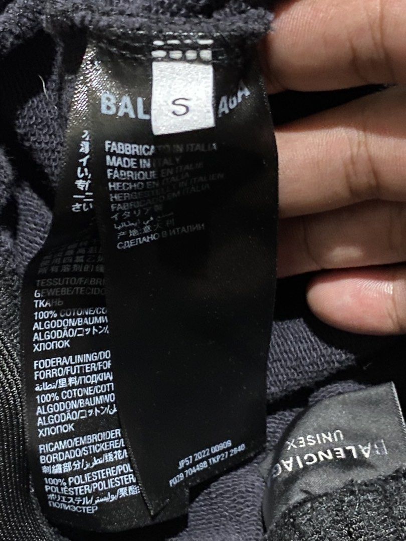 Balenciaga Baggy Sweatpants (Category: Joggers) located in San Pablo. Submitted by lazy.thrifttt (Listing ID 1468626490, Image 3). Description: Balenciaga Baggy Sweatpants(Unisex) Free Size 42 Length 11.5 Leg Opening No Flaws.