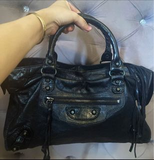 (Category: ) located in . Submitted by lynngreyartillero (Listing ID 1468526017, Image 1). Description: .