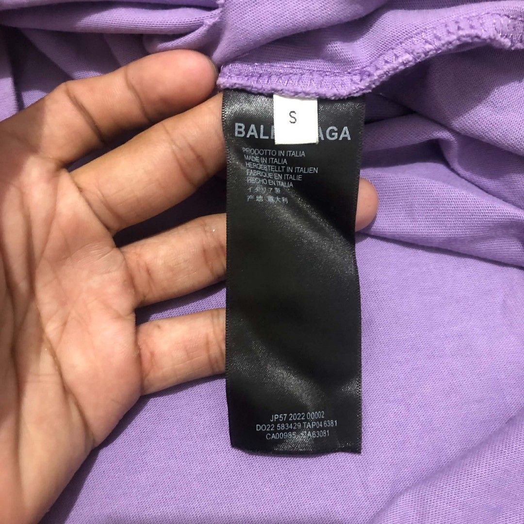 BALENCIAGA DISTRESSED SHIRT (Category: Luxury Apparel) located in Manila. Submitted by czst.boy (Listing ID 1468577925, Image 3). Description: BALENCIAGA DISTRESSED SHIRT Good Condition Color Rate-9.5/10 Size - Small On Tag Fits Xl To Double Xl W-24 L-31 Issue On the Images ₱650 + Ship Loc Qc NOVALICHES.