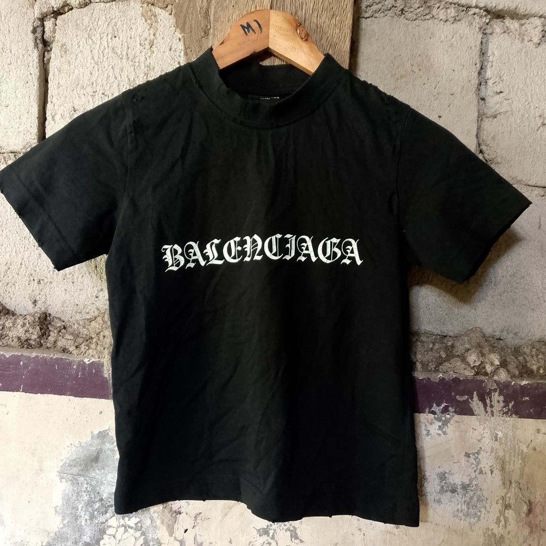 Balenciaga distressed tee small (Category: Shirts) located in Antipolo. Submitted by _justdropby.ph (Listing ID 1468633160, Image 1). Description: excellent condition small size distressed style.