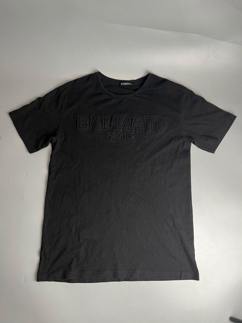 Balmain - Script Logo Triple Black - Tee (Category: Luxury Apparel) located in San Pablo. Submitted by hiddenrygn (Listing ID 1468535613, Image 1). Description: Balmain - Script Logo Triple Black - Tee Size : L (21.5” 30”) No major flaws 9/10 color rate Authentic DM!.