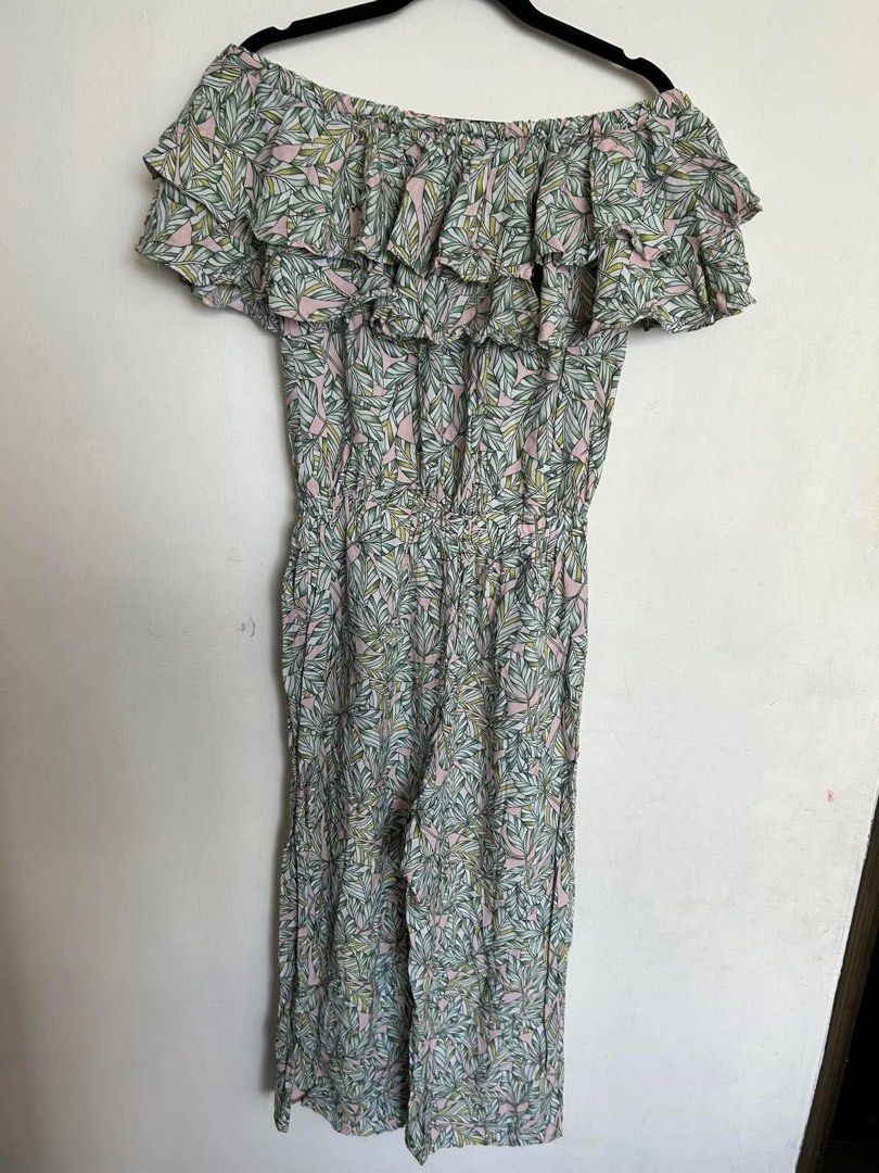 Bangkok Jumpsuit Large (Category: Jumpsuits) located in Manila. Submitted by shaun_diaz (Listing ID 1468601494, Image 1). Description: .