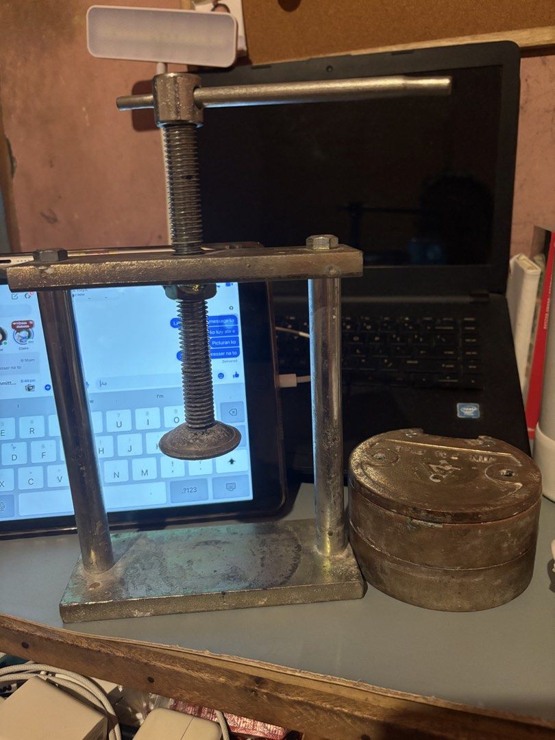 Bantam Flask and Presser for SALE! (Category: Medical Supplies & Tools) located in Calamba. Submitted by hmgggg (Listing ID 1468645575, Image 1). Description: Well used, pm for more pics Used it for CD and not using anymore Jin Tai R&D brand .