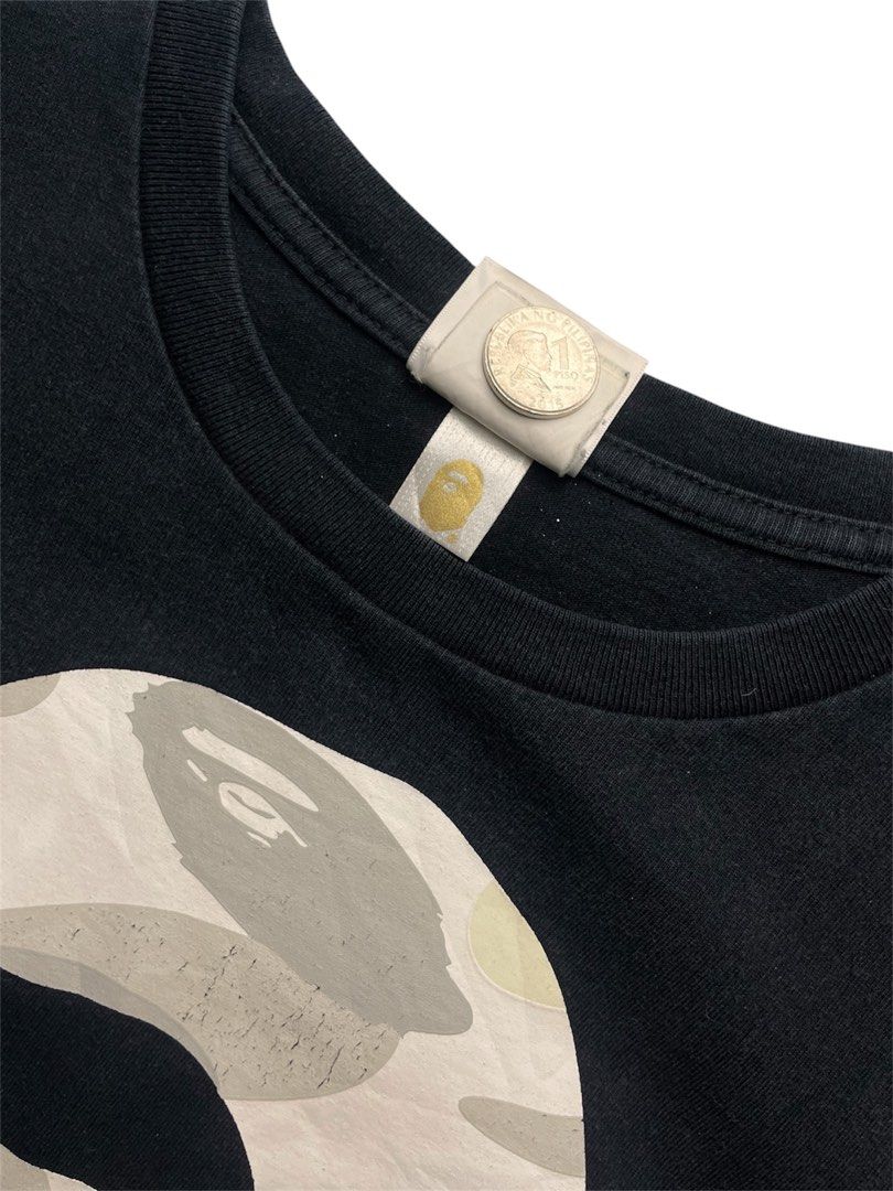 BAPE BIG HEAD GLOW IN THE DARK (Category: Tshirts & Polo Shirts ) located in Cabanatuan. Submitted by rmsdnl (Listing ID 1468605148, Image 3). Description: M on tag,best fit medium 20x26 color rate:9/10 issue:minimal hairline very good condition 1899.