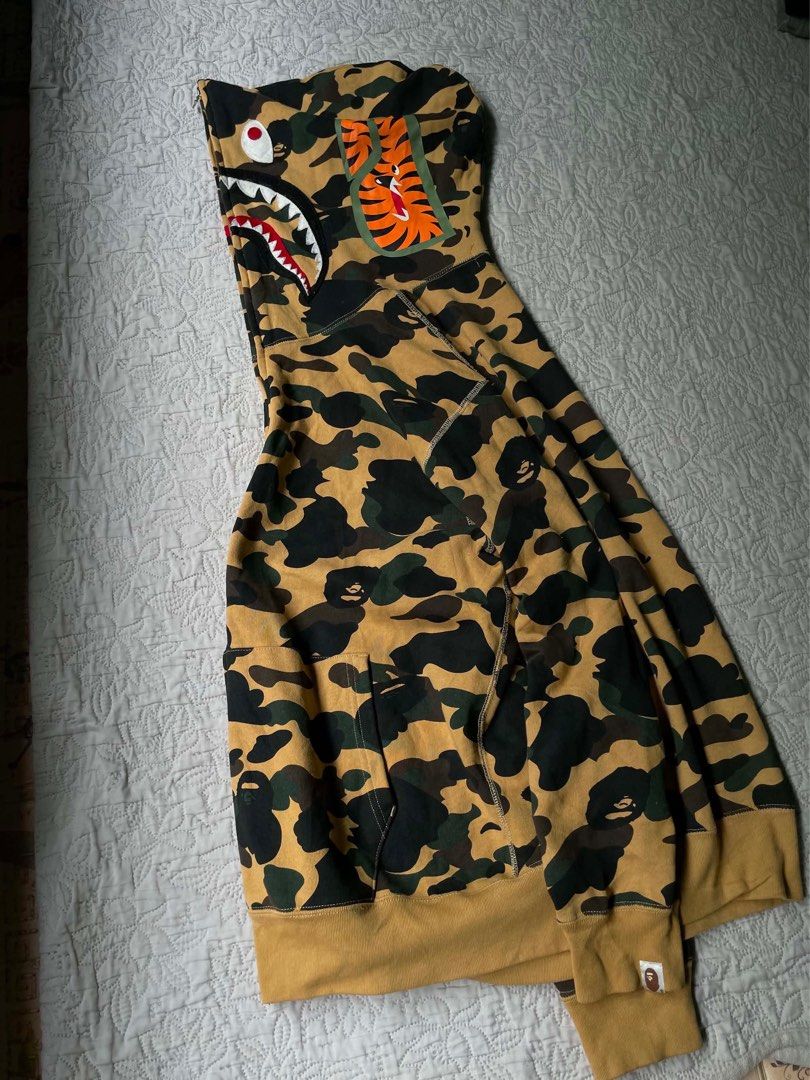 Bape Shark 1st Camou (yellow) (Category: Coats, Jackets and Outerwear) located in Manila. Submitted by miguelito- (Listing ID 1468531841, Image 3). Description: Bape Shark Hoodie 1st Camou Design XL on tag!!! Off/Legit Excellent Color Rate 📥📥📥 📍Sampaloc Manila .