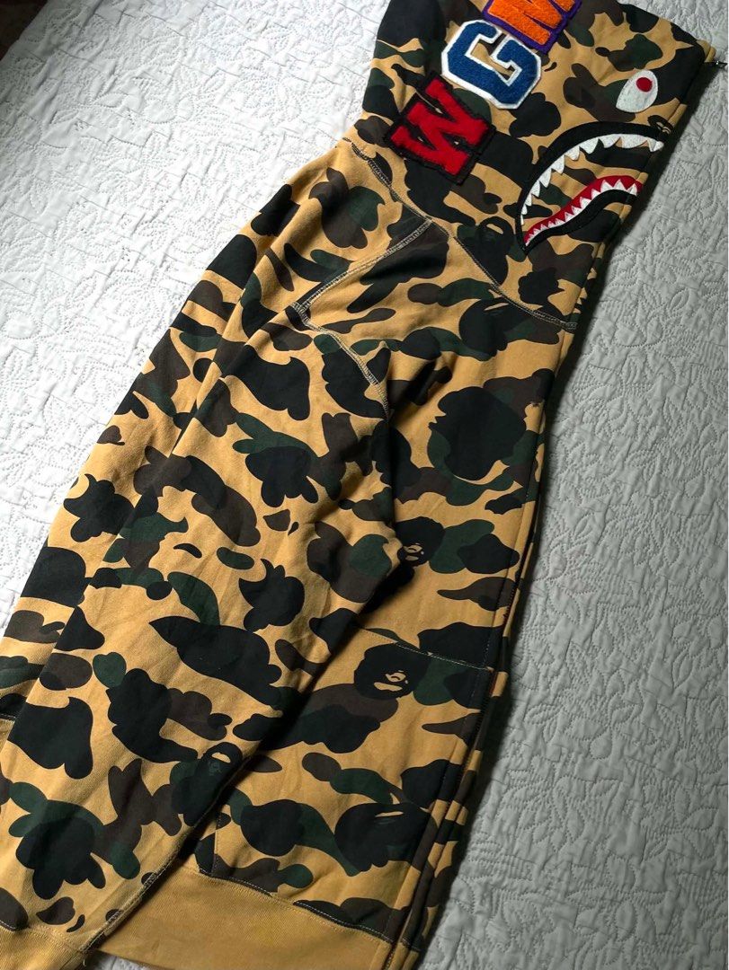 Bape Shark 1st Camou (yellow) (Category: Coats, Jackets and Outerwear) located in Manila. Submitted by miguelito- (Listing ID 1468531841, Image 2). Description: Bape Shark Hoodie 1st Camou Design XL on tag!!! Off/Legit Excellent Color Rate 📥📥📥 📍Sampaloc Manila .