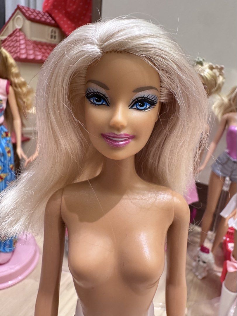Barbie Doll 1999 (Category: Kids Toys) located in Mandaluyong City. Submitted by maelovestoshop (Listing ID 1468688170, Image 1). Description: .