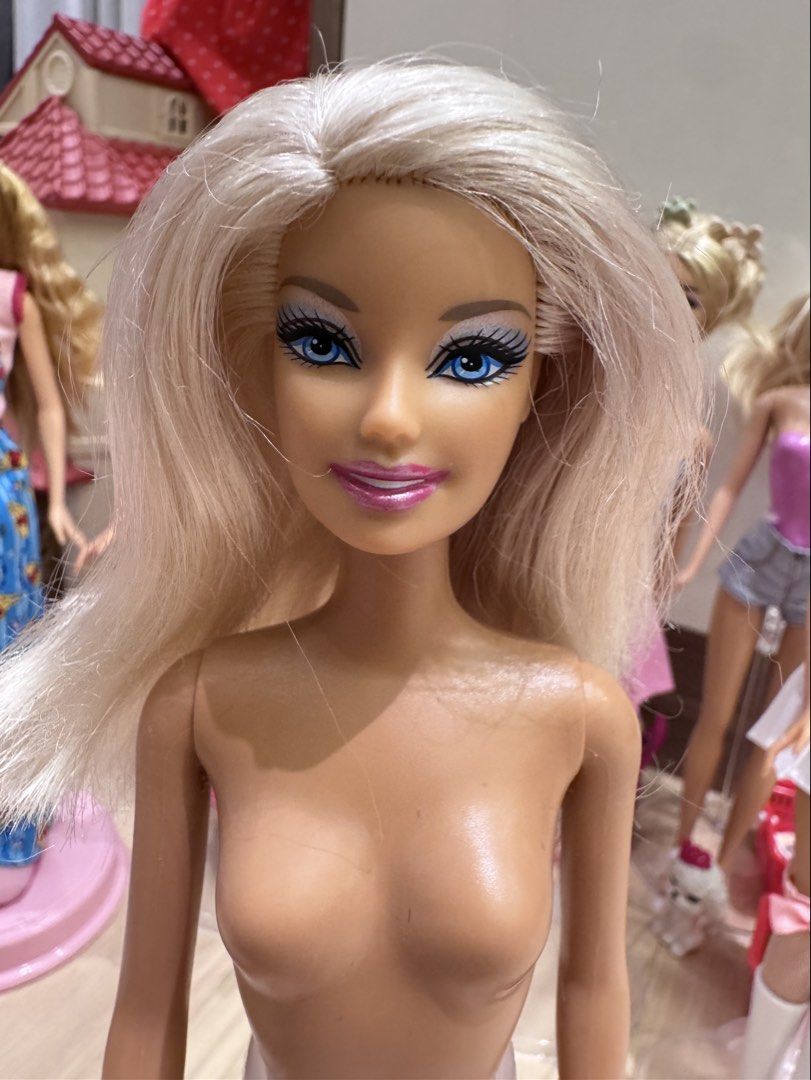 Barbie Doll 1999 (Category: Kids Toys) located in Mandaluyong City. Submitted by maelovestoshop (Listing ID 1468688170, Image 2). Description: .