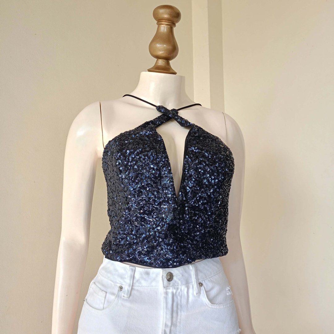 Bardot sequin top (Category: Others Tops) located in Barugo. Submitted by green.trendsetter (Listing ID 1468511769, Image 1). Description: .