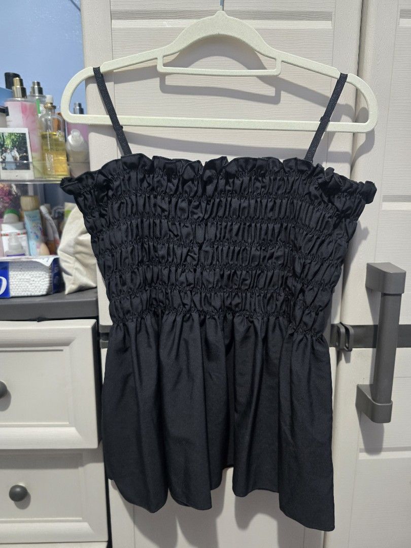 Basic Full Smock Top (Category: Sleeveless) located in Quezon City. Submitted by dinesaur (Listing ID 1468689830, Image 1). Description: fit up to 42 bust.