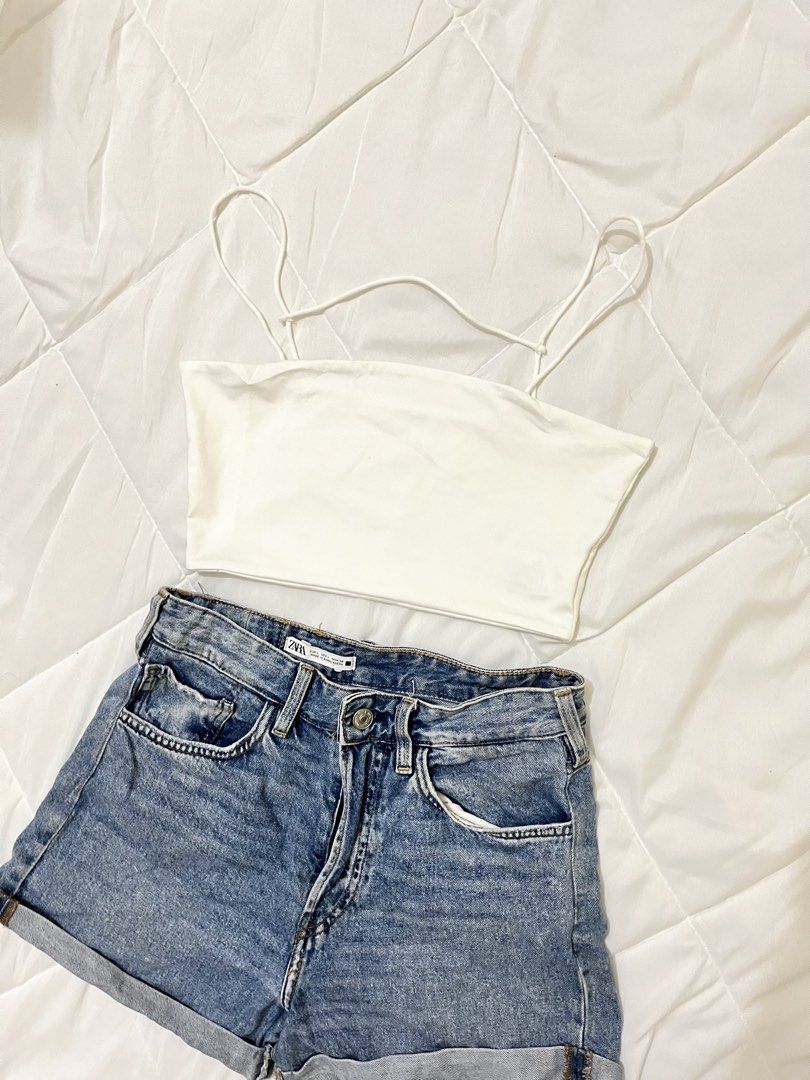 Basic Whitw Tank Crop Top only (Category: Sleeveless) located in Marikina City. Submitted by eloxade.ee (Listing ID 1468560368, Image 2). Description: 🪞s-m. 🏷️ mine 110 10/10!.