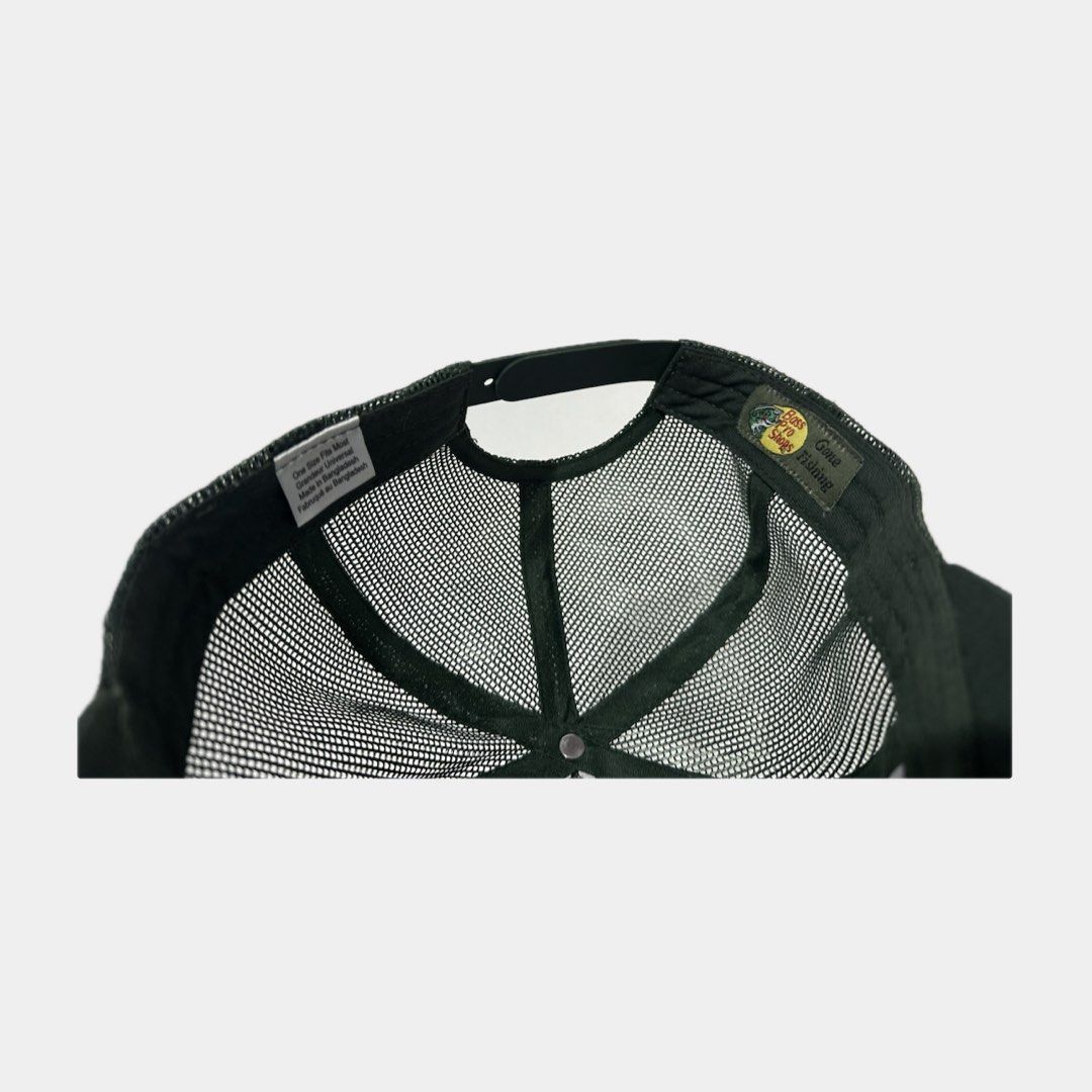 Bass Pro Shops trucker hat in Dark Green (Category: Caps & Hats) located in Paranaque City. Submitted by annvzsn (Listing ID 1468558358, Image 3). Description: Color: dark green Size: adjustable Bought in: US (physical store) Condition: like new - Iconic fish logo patch on the front - Breathable mesh back design for all-day comfort - Adjustable snapback closure fits most head sizes ♡ Only used this once, got this as a gift from the US ⌲ Please re