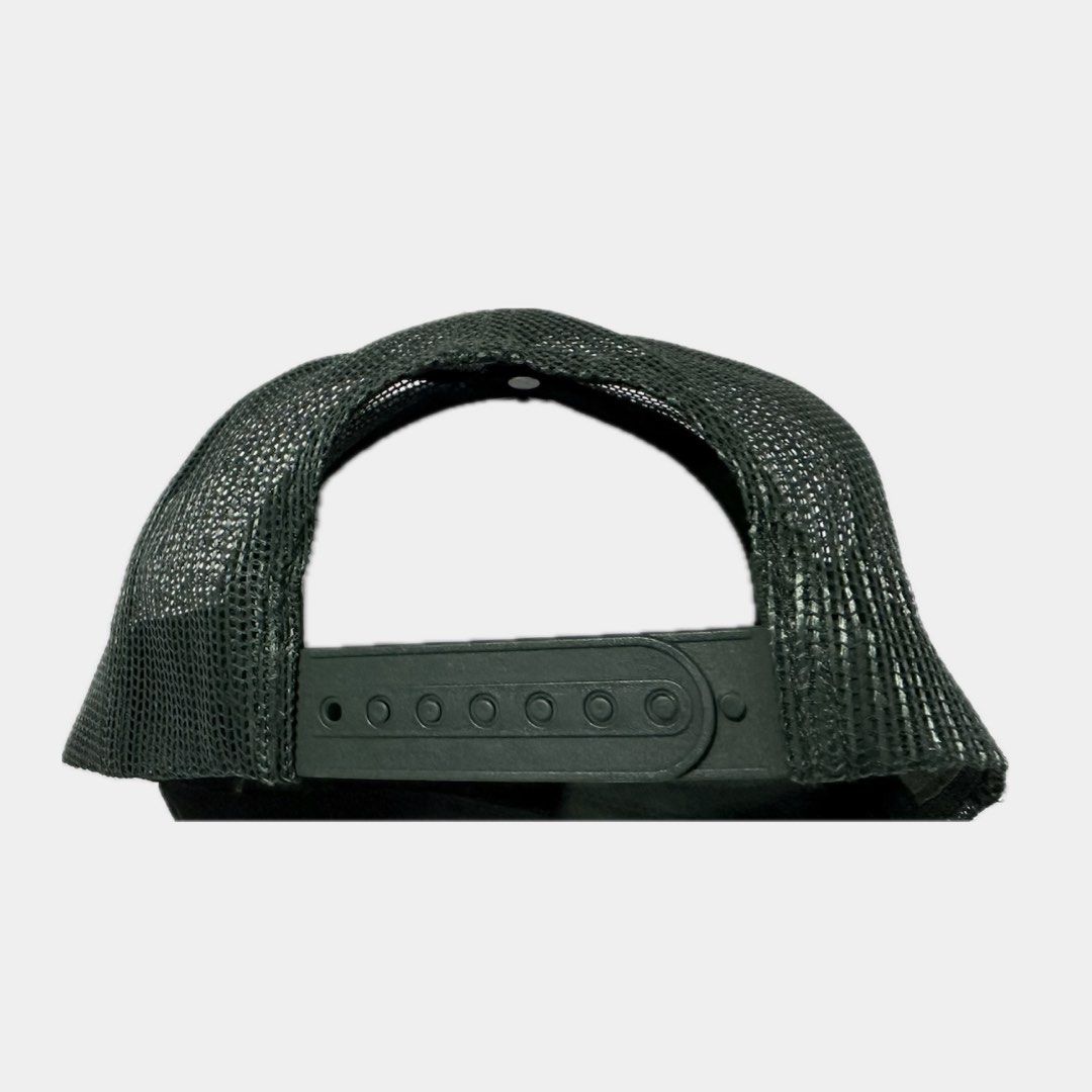 Bass Pro Shops trucker hat in Dark Green (Category: Caps & Hats) located in Paranaque City. Submitted by annvzsn (Listing ID 1468558358, Image 2). Description: Color: dark green Size: adjustable Bought in: US (physical store) Condition: like new - Iconic fish logo patch on the front - Breathable mesh back design for all-day comfort - Adjustable snapback closure fits most head sizes ♡ Only used this once, got this as a gift from the US ⌲ Please re