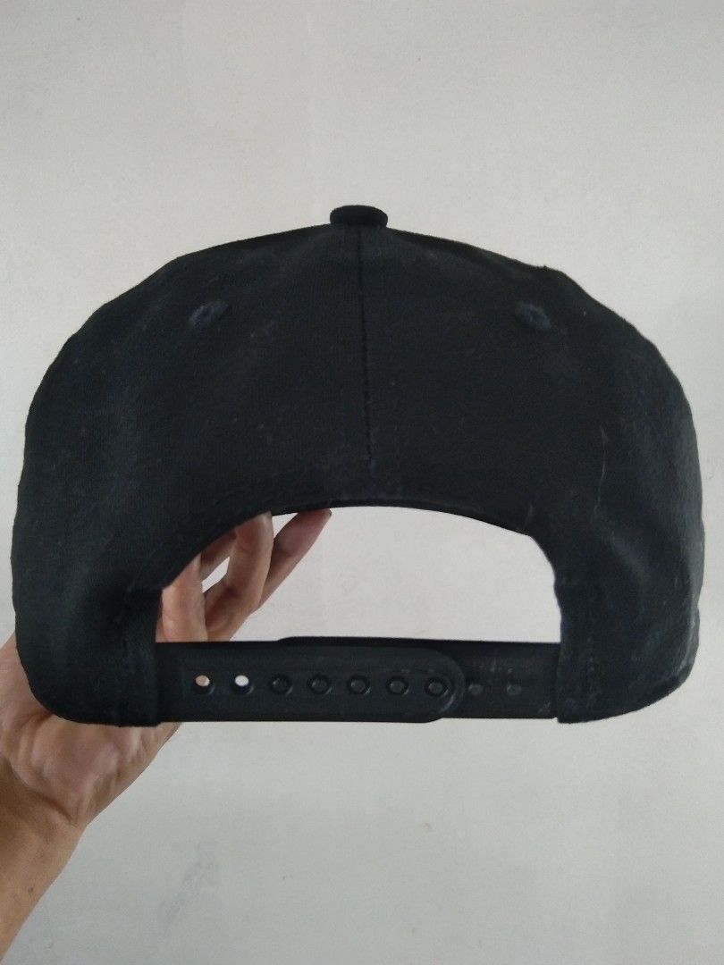 Batman Black Snapback Cap with Yellow Logo (Category: Caps & Hats) located in Manila. Submitted by tonycess16 (Listing ID 1468525287, Image 2). Description: - Authentic DC Comics merchandise with interior branding - Iconic embroidered yellow and black Batman logo on the front - Classic black snapback cap with a clean, structured shape - Adjustable plastic snap closure for a customizable, standard fit - Ideal for daily wear or as a gift for DC fan