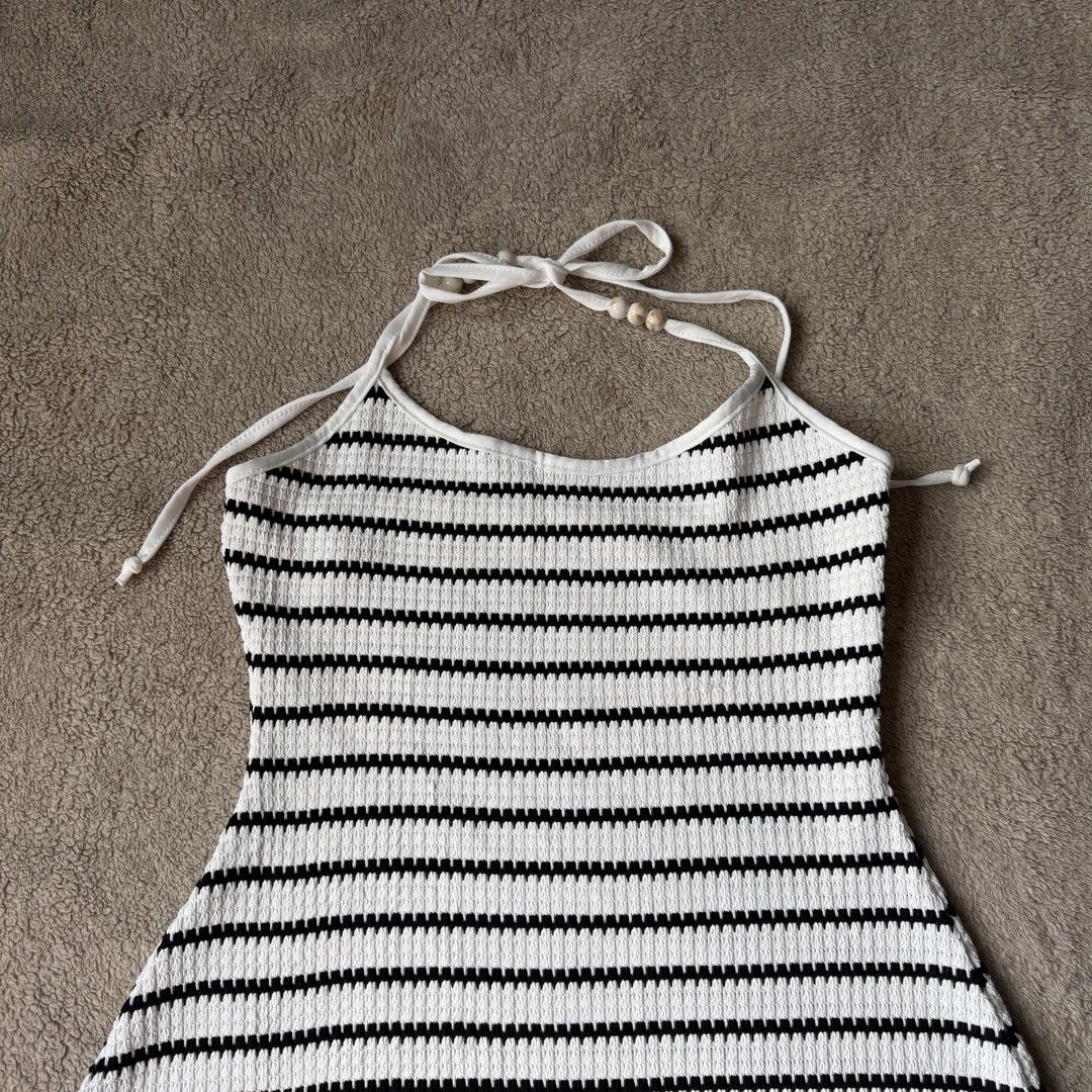 Beach Slimming Dress (Category: Dresses) located in Manila. Submitted by thrifts.el (Listing ID 1468508467, Image 3). Description: Beach Slimming Dress Brandnew Condition Nilabhan lang akala magagamit sa outing Size Med Sale Price. 230 Loc South Caloocan Courier. J&T/Lalamove.