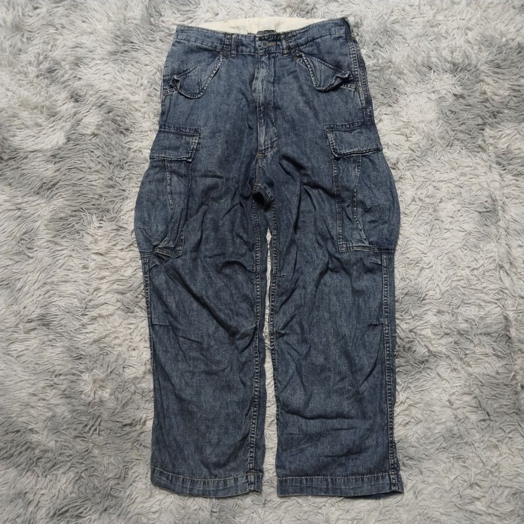 BEAMS DENIM CARGO PANTS (Category: Jeans) located in Dasmarinas. Submitted by oneofakind_98 (Listing ID 1468675899, Image 2). Description: BEAMS DENIM CARGO PANTS - Big pocket - Excellent condition - Authentic - Adjustab leg opening Measurement when Iaid flat Size Small on tag 16 inches waistline 40 inches length 40 inches outseam 25 inches inseam 13 inches thigh 13 inches frontrise 9.5 inches leg opening 3000 shipped via JNT.