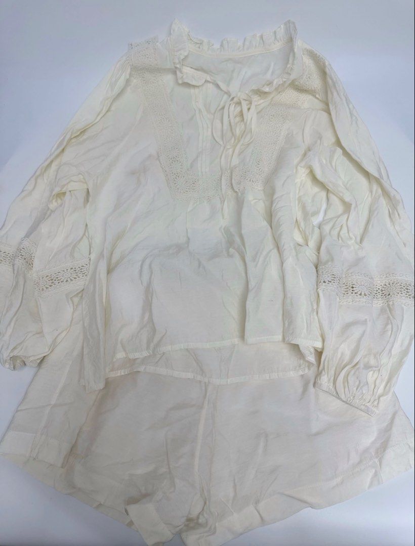 beige top + shorts set (Category: Sets or Coordinates) located in Pasig City. Submitted by h0tsalami (Listing ID 1468557331, Image 2). Description: .