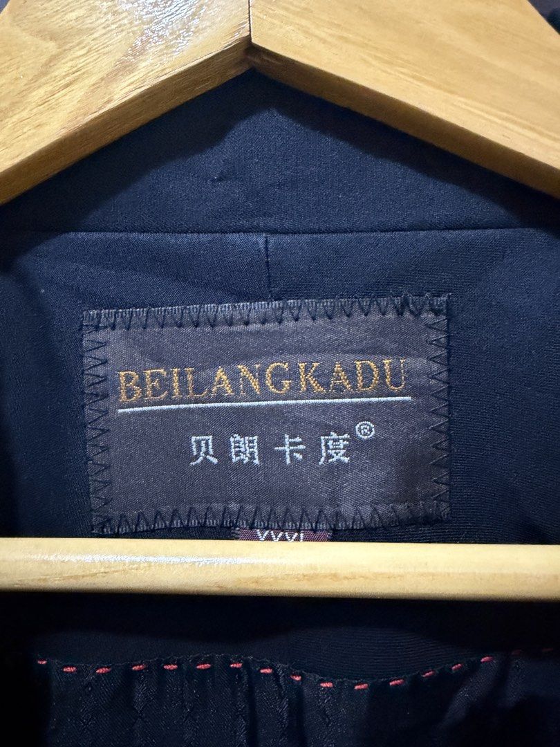 BeilangKadu Black Zip-Up Jacket (Category: Coats, Jackets and Outerwear) located in Cavite. Submitted by grabanddeclutter (Listing ID 1468515700, Image 3). Description: BEINGLANGKADU black zip up jacket featuring a turn down collar • Excellent as new, no issues! Pede pang everyday work and office 🔥🕶️ • Color rate: 9.5/10 • Dimensions: Width 24 Length 30 Ribbings opening 6.5 📏 • ₱450 + Shipping Fee 💸 • Location: Dasmarinas Cavite 📍 READ DETAI