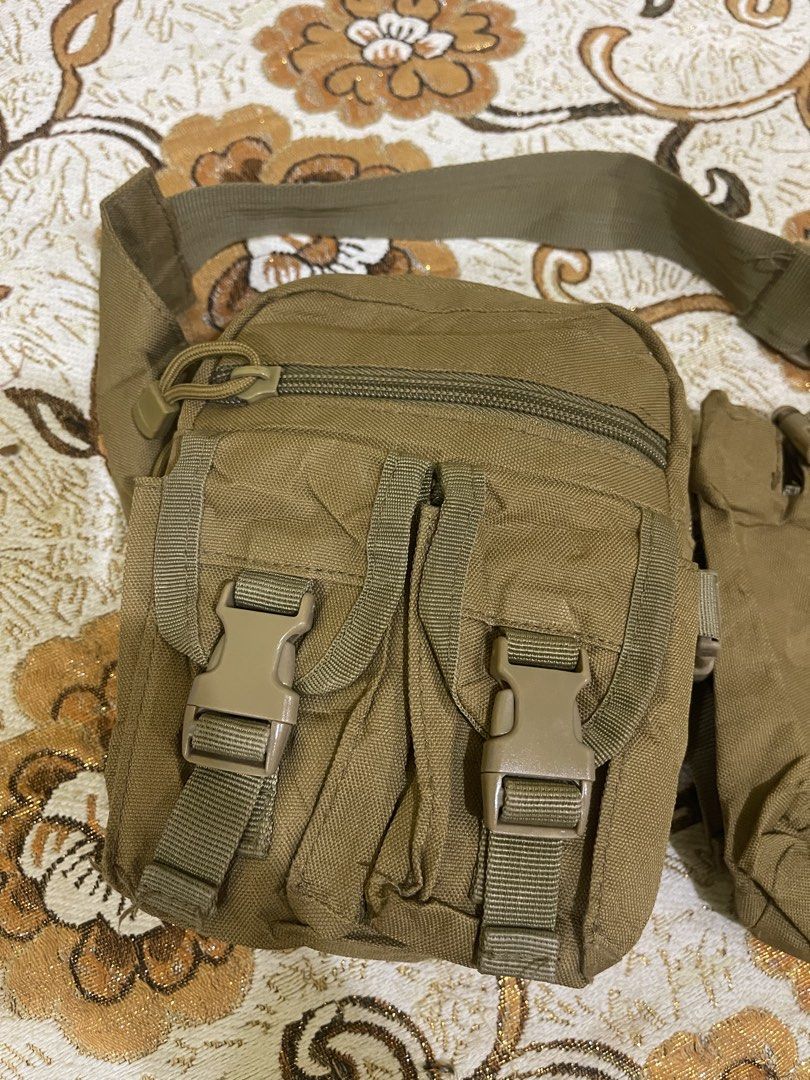 Belt Bag (Category: Belt bags, Clutches and Pouches) located in Marikina City. Submitted by greatfindsmnlph (Listing ID 1468683340, Image 2). Description: Belt Bag Price: 250 Size: Small Width: 12.5 Length: 9 Color: Army Green Color Rate: 10/10 Condition: 9.8/10 Very nice in actual.