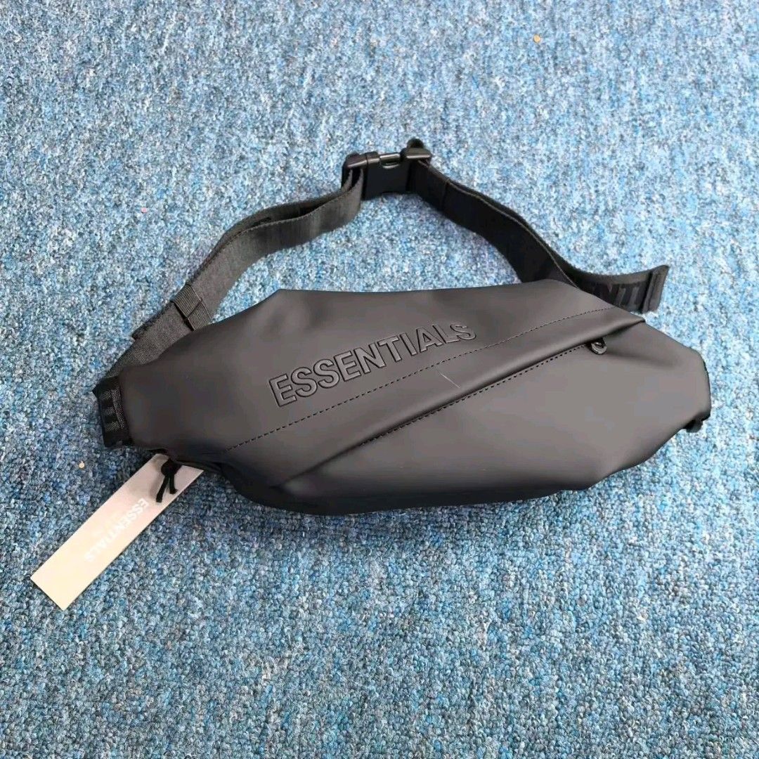 Beltbag unisex (Category: Belt bags, Clutches and Pouches) located in Manila. Submitted by viashop02 (Listing ID 1468621326, Image 2). Description: Beltbag unisex Cash on delivery via lalamove.