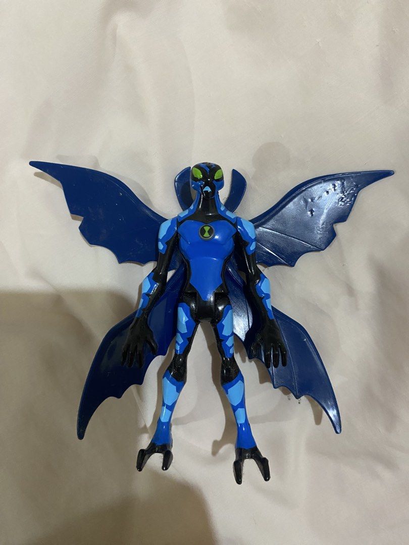 Ben 10 Big Chill Alien Action Figure (Category: Action & Battle Toys) located in Manila. Submitted by isellprelovedtoys (Listing ID 1468673449, Image 1). Description: Slight bite marks on the right upper right wing.