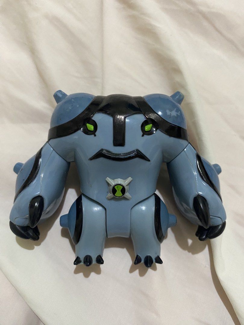 Ben 10 ultimate Cannonbolt Action Figure Toy (Category: Action & Battle Toys) located in Manila. Submitted by isellprelovedtoys (Listing ID 1468675540, Image 1). Description: Has very mild mis paint jobs.