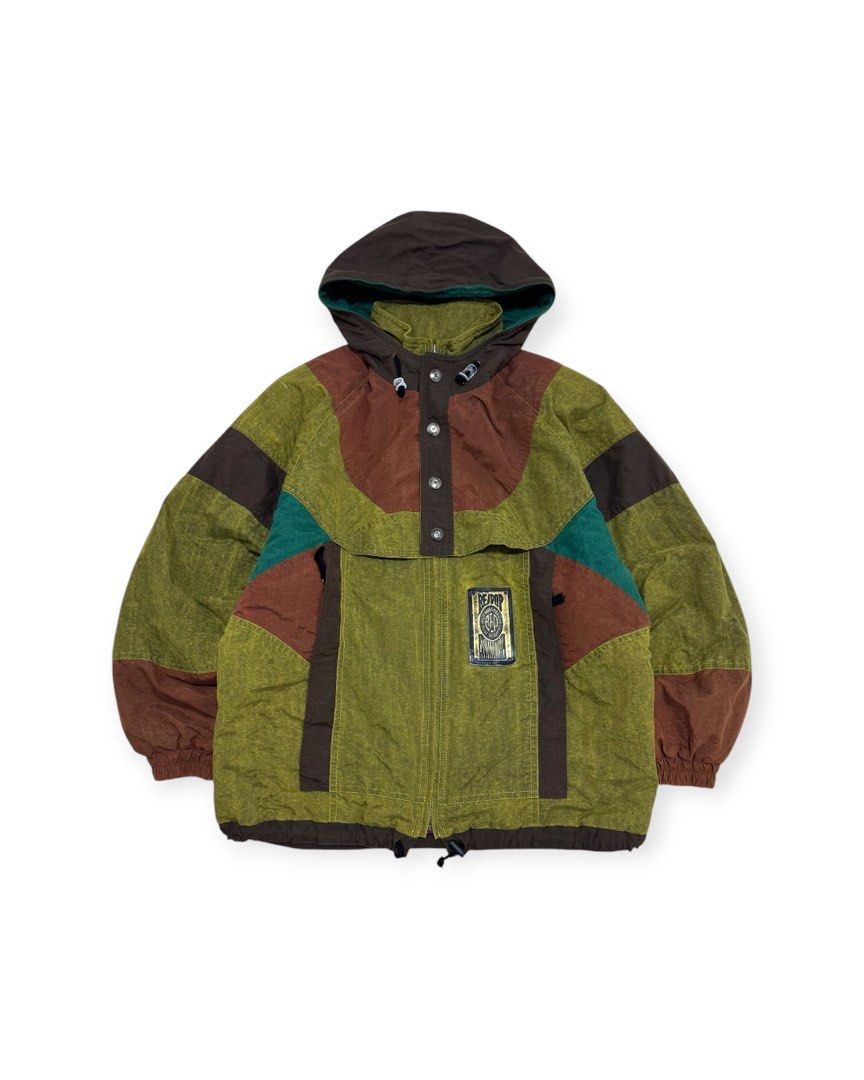 BEPOP Japanese Brand Multicolor Ski-Jacket (Category: Coats, Jackets and Outerwear) located in Victoria. Submitted by pnf_thrift (Listing ID 1468560211, Image 1). Description: BEPOP Japanese Brand Multicolor Ski-Jacket Size: LL on tag Length: 30 Sleeve Length: 32 Width: 27.5 Condition: Excellent Issue: Small unnoticeable scratch, all in all still in excellent condition ₱1,500 +sf •Always read before buying. •Color may vary due to the lighting. •P