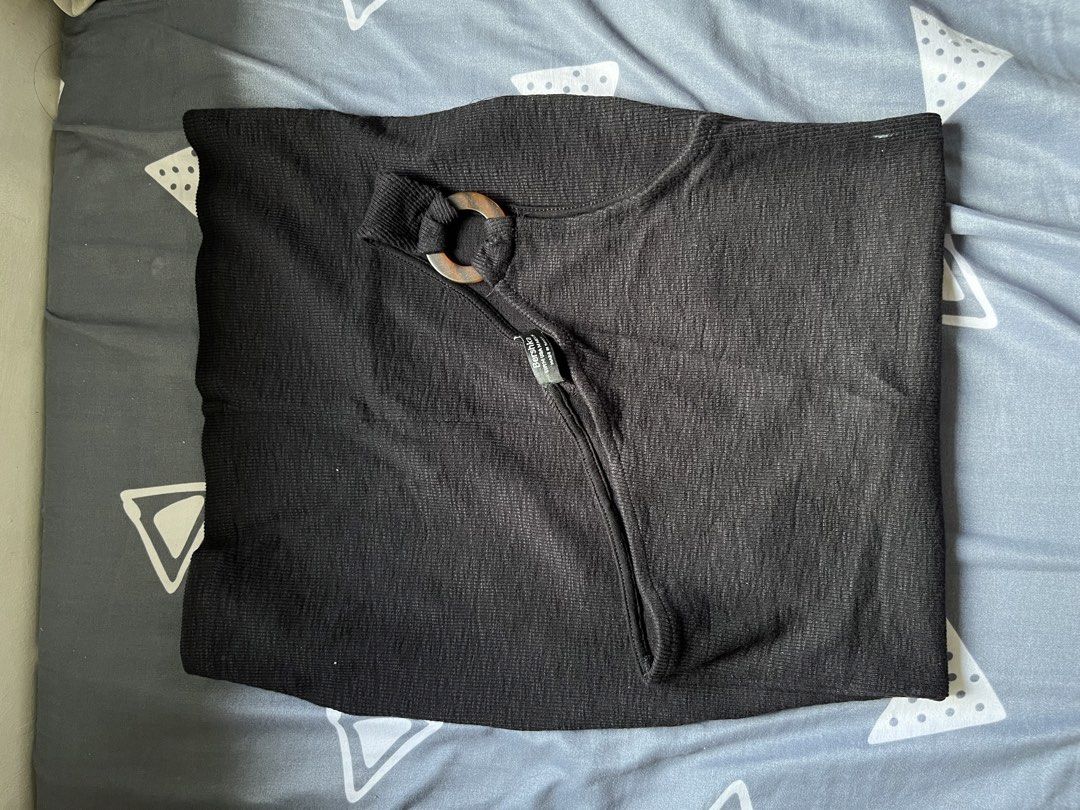 Bershka Bodycon Dress (Category: Dresses) located in Manila. Submitted by irish_closet (Listing ID 1468541881, Image 2). Description: - never been used, no ww .