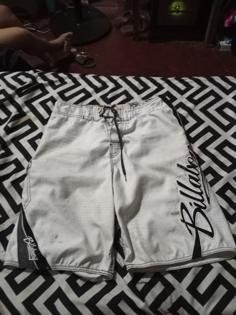 Billabong short (Category: Shorts) located in Manila. Submitted by tcbukay_zxc25 (Listing ID 1468649350, Image 1). Description: billabong board short size 32 good condition no pinhole . issue parang nayuan ng volcazine matatangal Yan diskartehan nyo nalang.