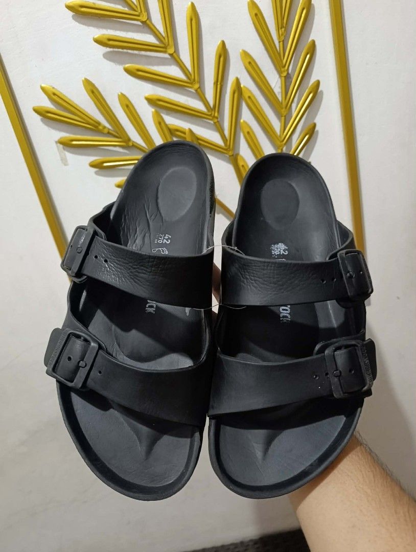 Birkenstock Regular fit 42 (Category: Slippers & Slides) located in Mandaluyong City. Submitted by kasoysoythrift28 (Listing ID 1468606841, Image 2). Description: regular fit 42 issue nsa pictures npo my hiwa sa gilid.